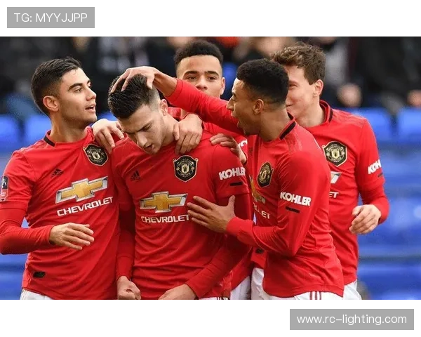 穆西亚拉伊萨克领衔豪华阵容缺席